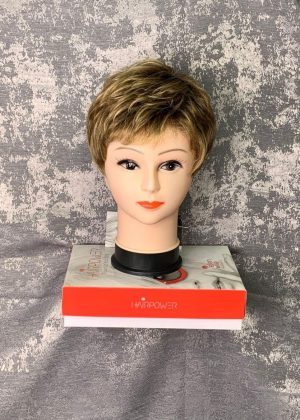 Парик на шапочке из сетки